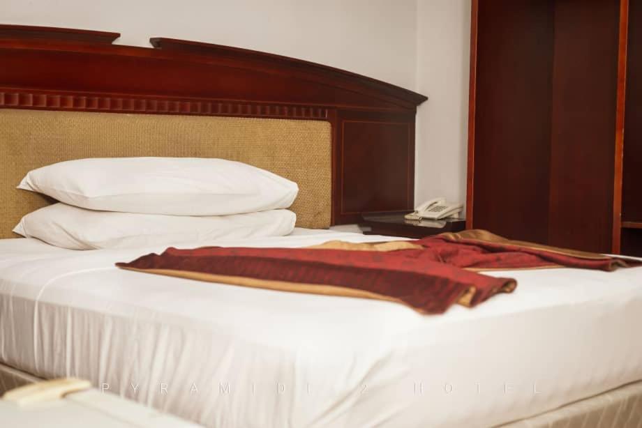 Pyramide II Hotel Kinshasa Ngoại thất bức ảnh