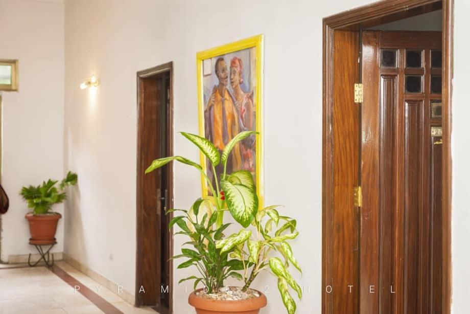 Pyramide II Hotel Kinshasa Ngoại thất bức ảnh