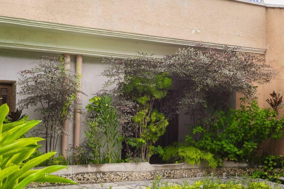 Pyramide II Hotel Kinshasa Ngoại thất bức ảnh